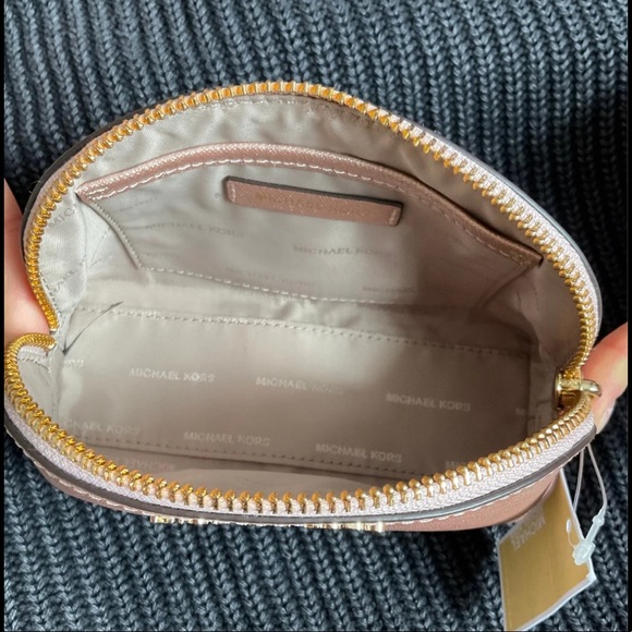 Michael Kors Pouch - Picture 11 of 16